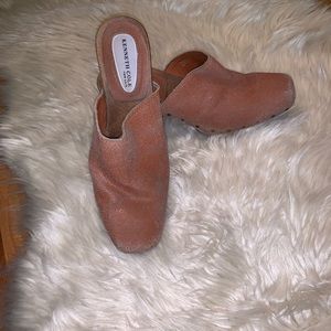 Kenneth Cole New York Woody to Shoe Clogs